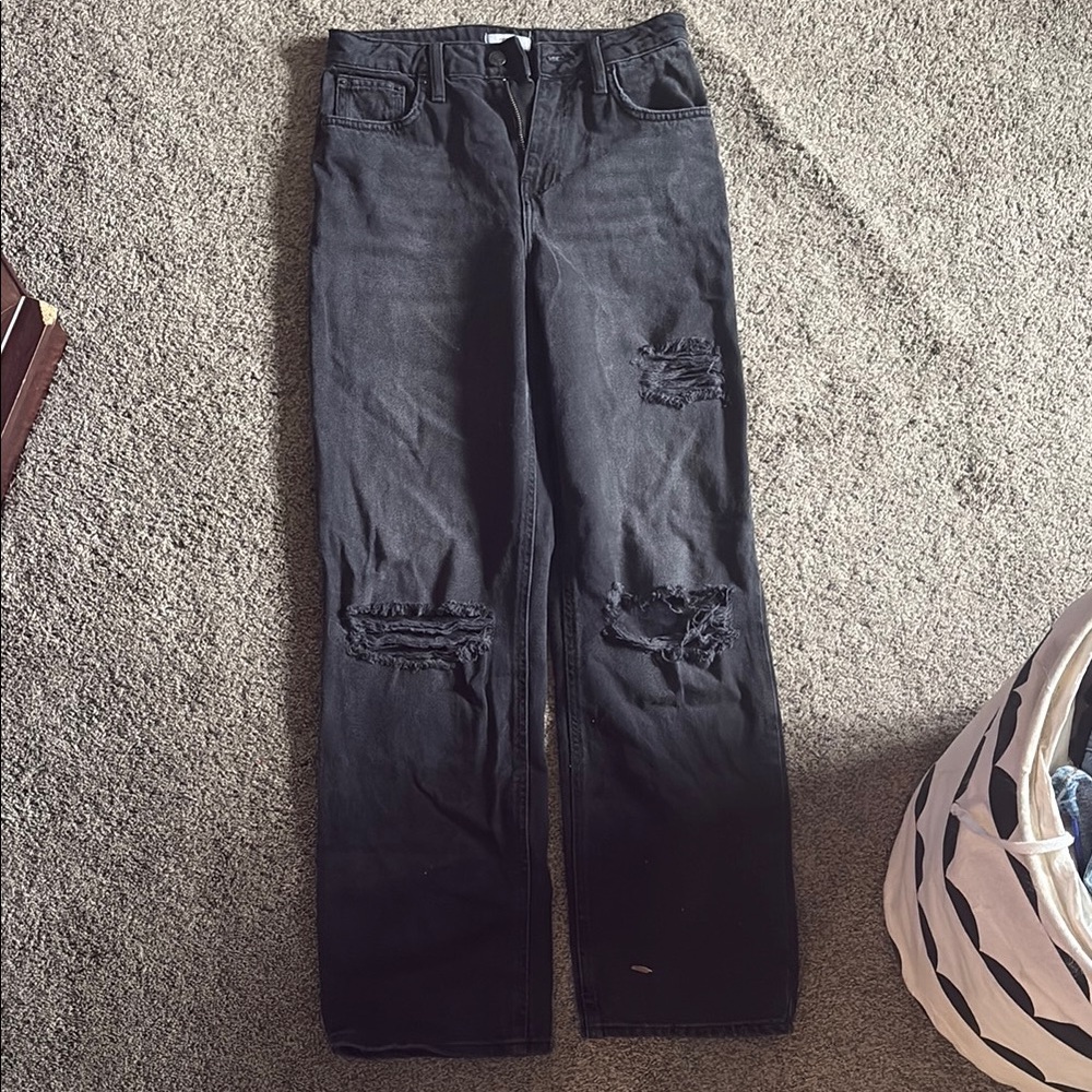 Forever 21 Black Distressed Women Jeans